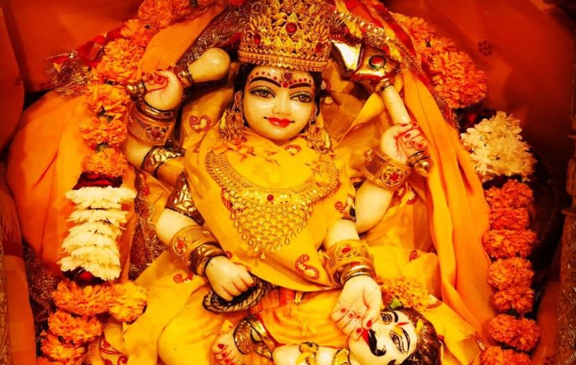 Maa_Baglamukhi